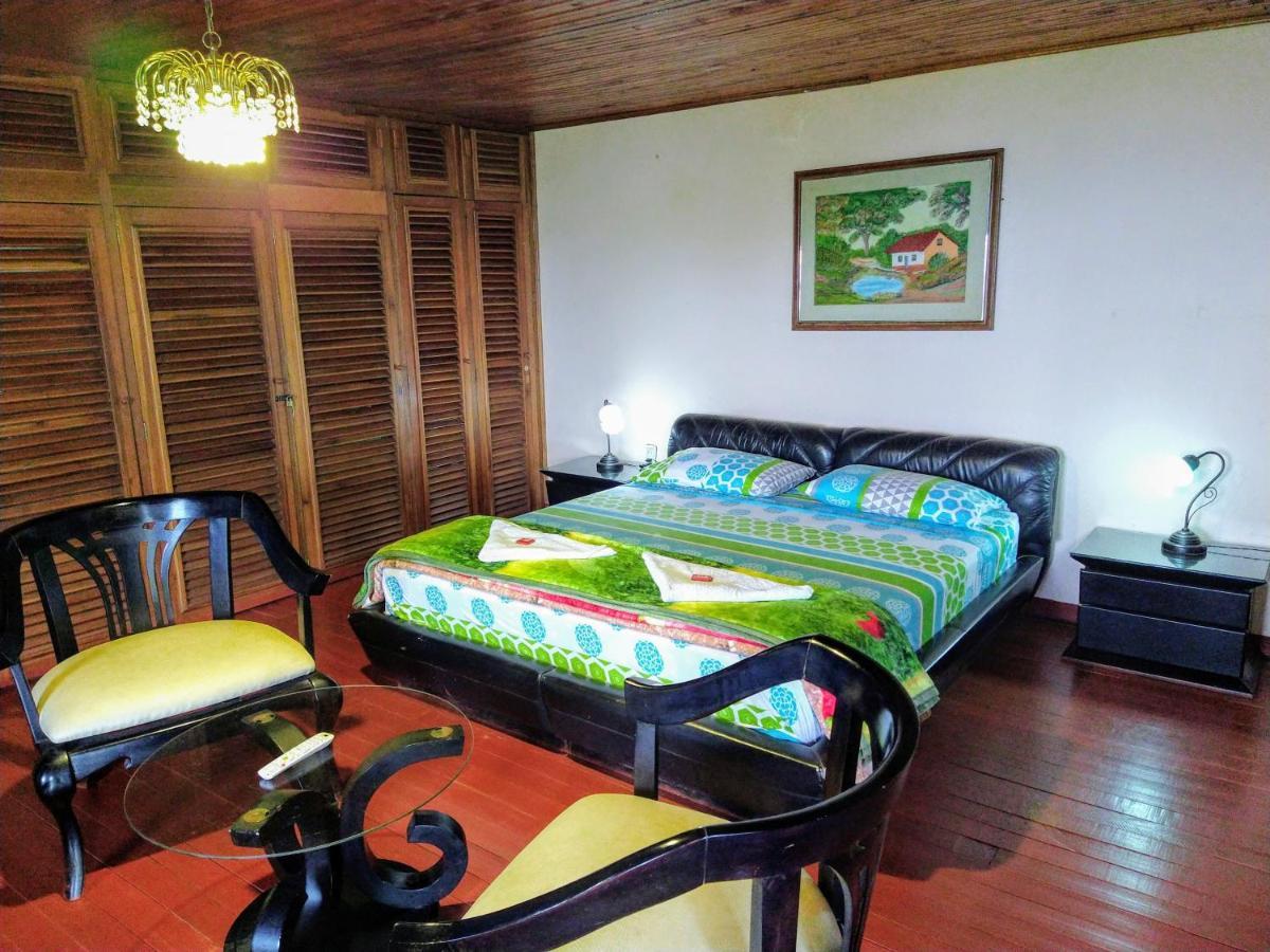 Finca Turistica Los Rosales Pereira Esterno foto